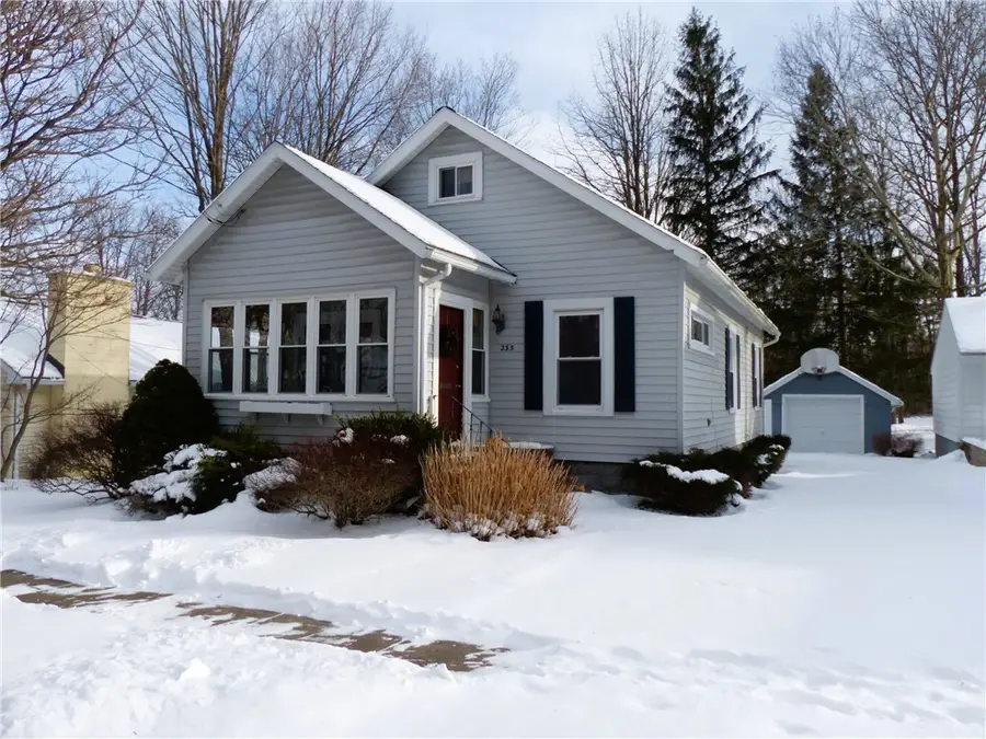 233 W Gibson Street, Canandaigua, NY 14424 - Image #2