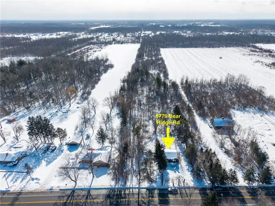 6779 Bear Ridge Road, Lockport, NY 14094 - Image #2