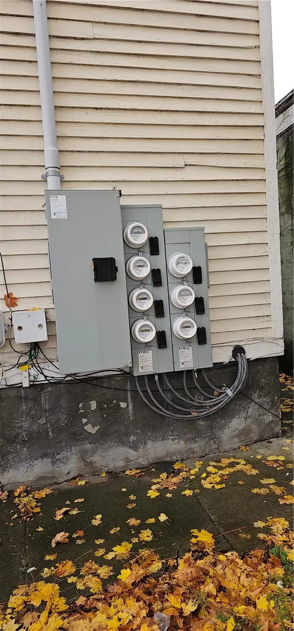 58 Thorn St, Rochester, NY 14613 - #3