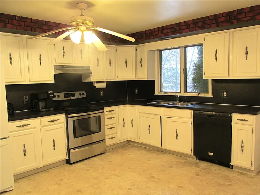 672 Gillett Road, Spencerport, NY 14559 - #3