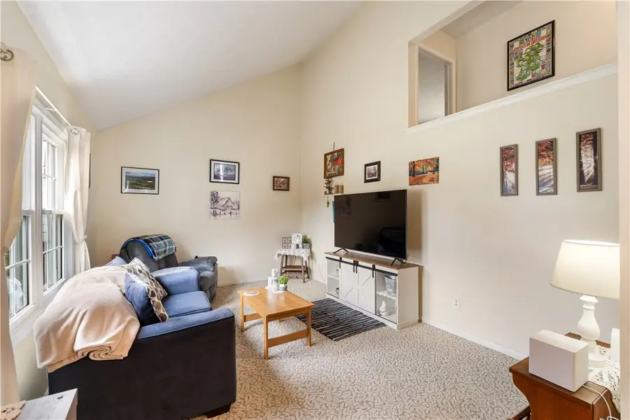 76 Grangerford Hts, West Henrietta, NY 14586 - #3