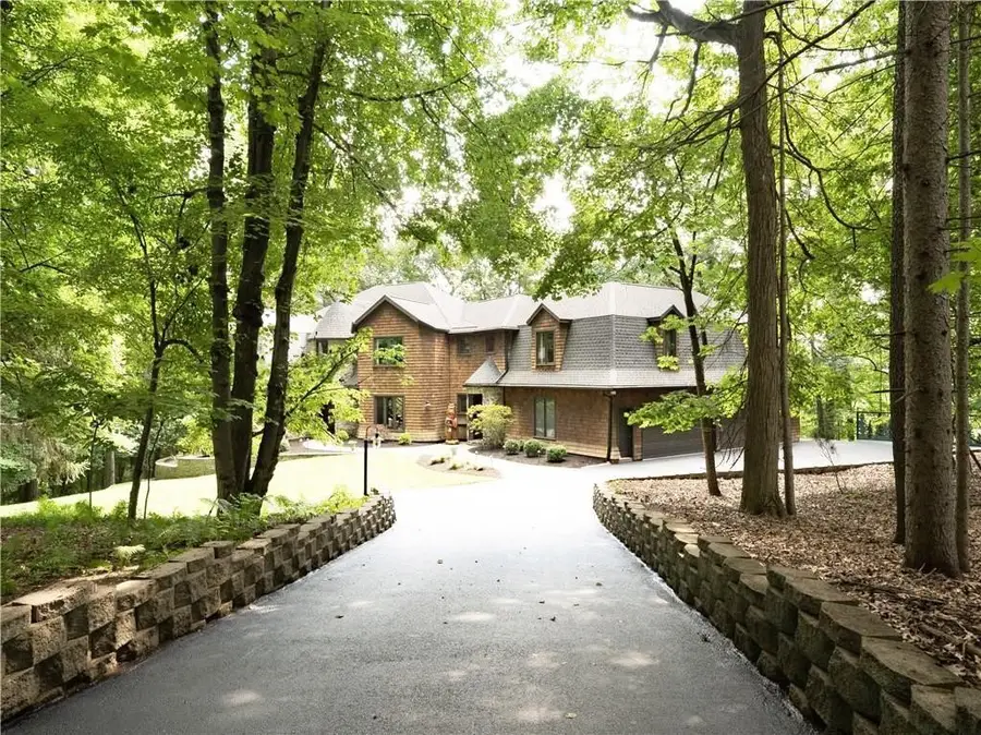 42 Lake Lacoma Drive, Pittsford, NY 14534 - #2