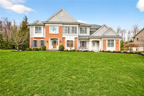22 Greythorne Hill, Pittsford, NY 14534