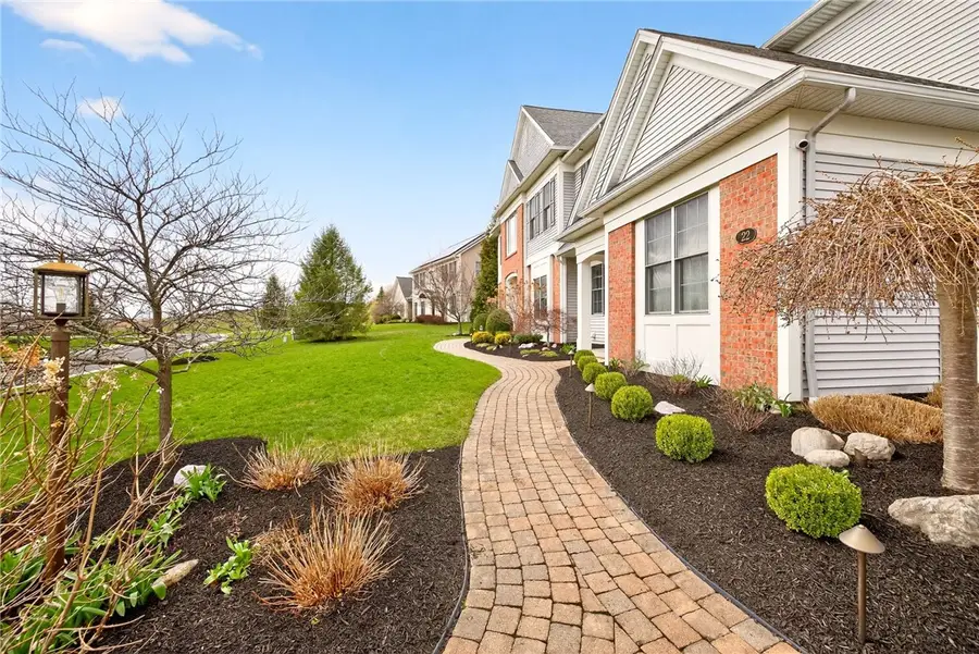 22 Greythorne Hill, Pittsford, NY 14534 - #3