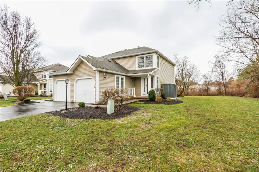 7 Camberley Place, Penfield, NY 14526 - #2