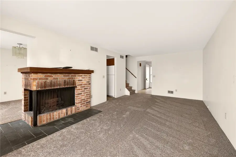 9 Hollingham, Fairport, NY 14450 - #3