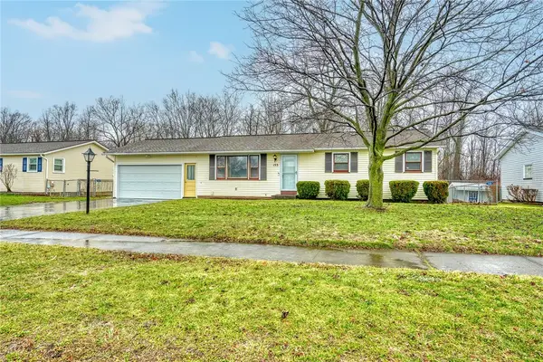 153 Donna Marie Cir N, Gates, NY 14606