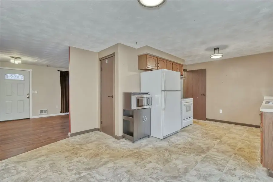 153 Donna Marie Cir N, Gates, NY 14606 - #3