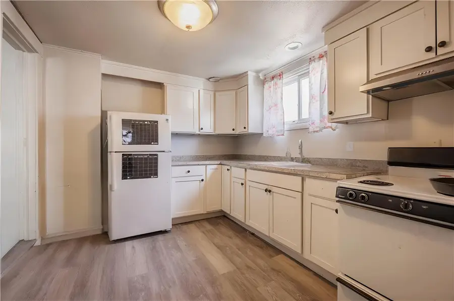 564 Thurston Road, Rochester, NY 14619 - #3