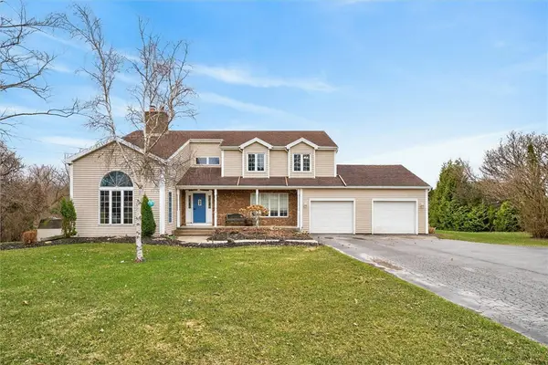 7475 Gauss Rd, Bloomfield, NY 14469