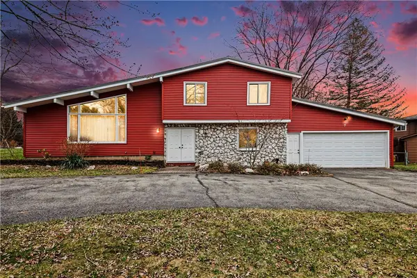 7 Wood Acre Drive, Pittsford, NY 14534