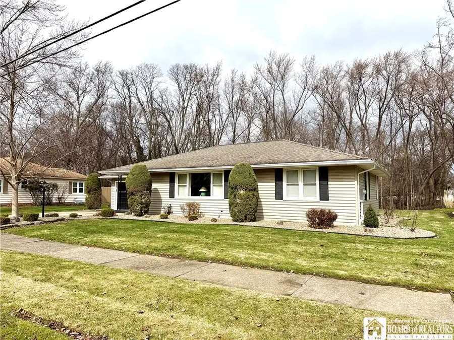 19 Lowell Place, Fredonia, NY 14063 - #3