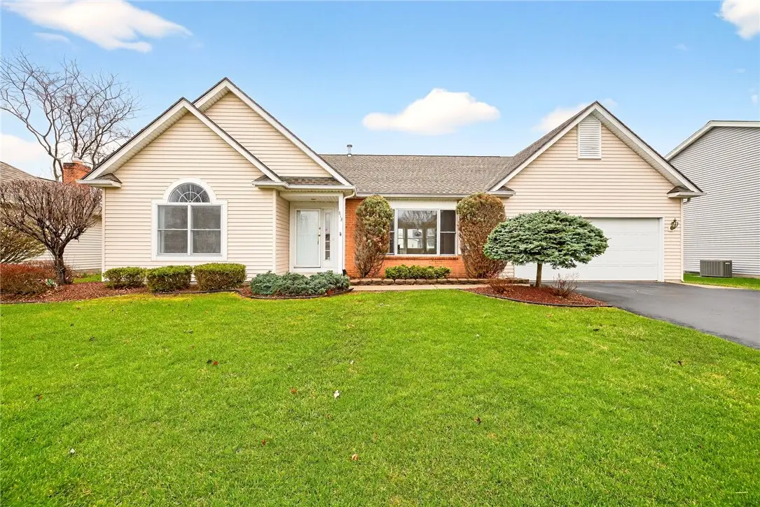 812 Whistlers Cove Lane, Rochester, NY 14612 - #1