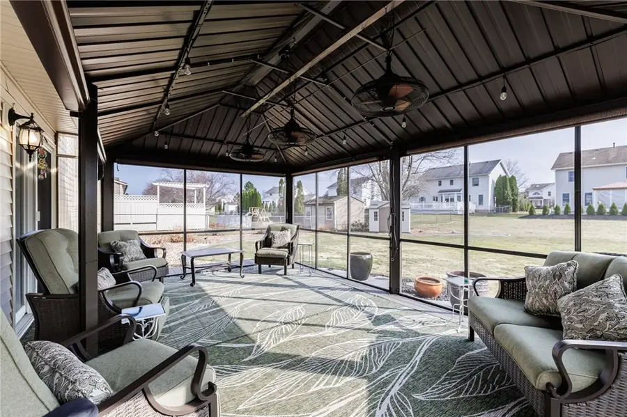 51 Flynnwood Drive, Greece, NY 14612 - #2