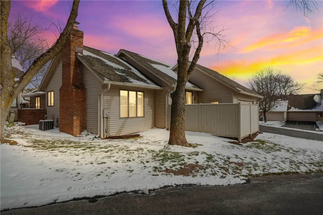 32 Greenwood Park, Pittsford, NY 14534 - #1