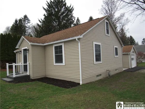 16 Columbia Avenue, Jamestown, NY 14701