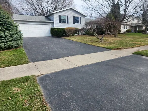 84 Wayfaring Lane, Rochester, NY 14612