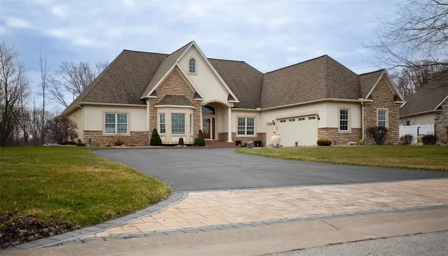 27 Bellaqua Estates Court, Rochester, NY 14624 - #2