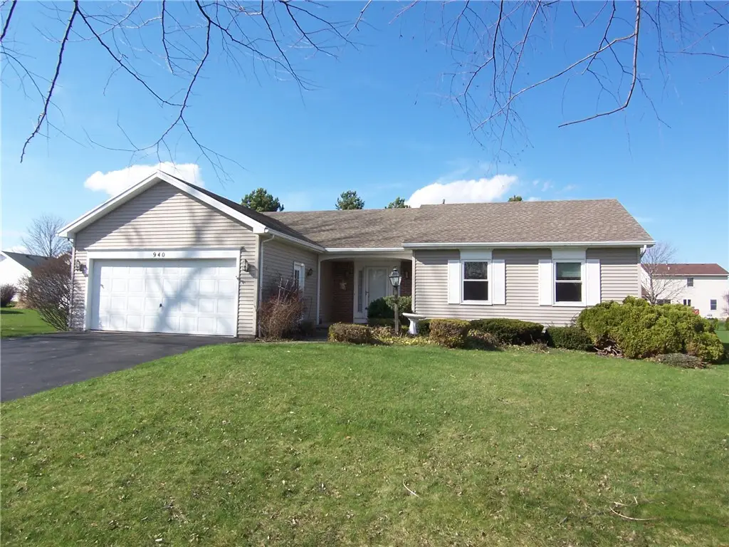 940 Limpet Dr, Webster, NY 14580 - #1