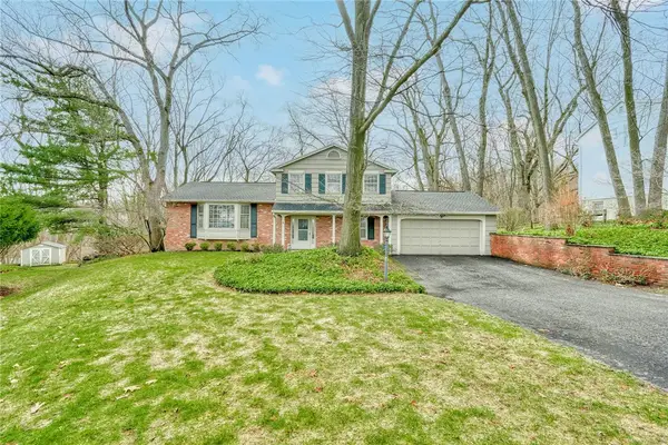 18 Mountain Rise Rise, Fairport, NY 14450