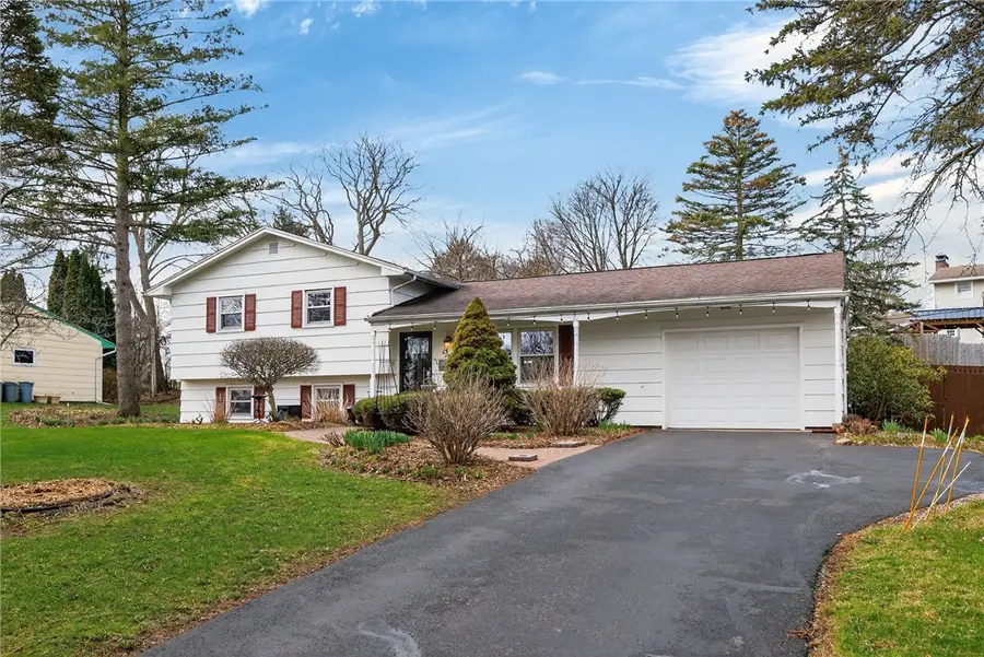 15 Matthew Drive, Fairport, NY 14450 - #3