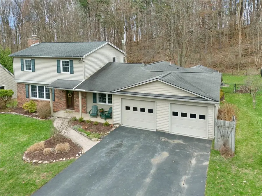 9 Country Corner Lane, Fairport, NY 14450 - #2