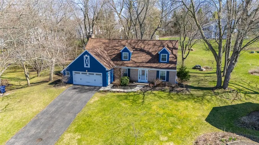85 Clarkes Crossing, Fairport, NY 14450 - #2