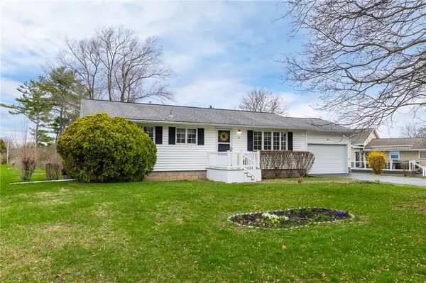 41 Fox Chapel Road, Pittsford, NY 14534