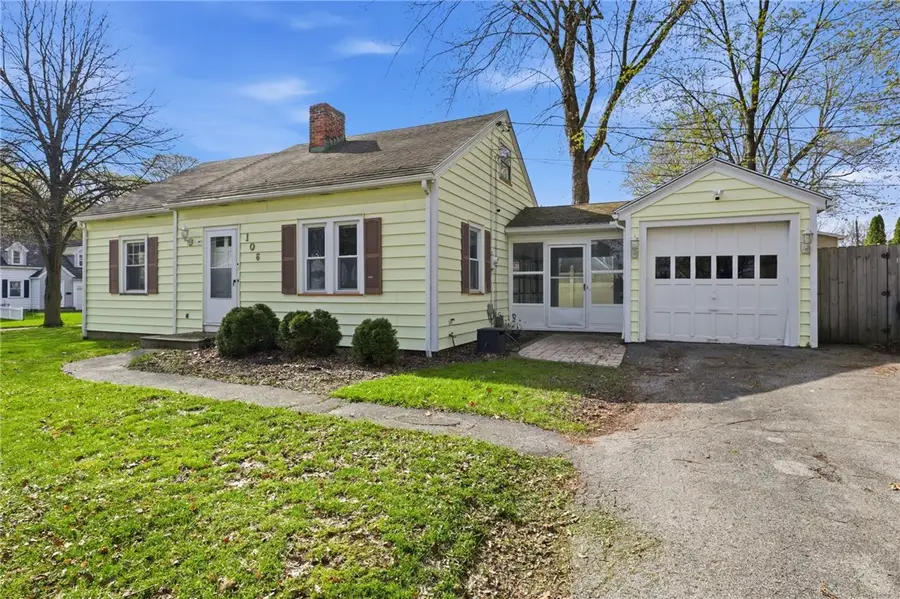 106 Stonecliff Drive, Greece, NY 14616 - #2