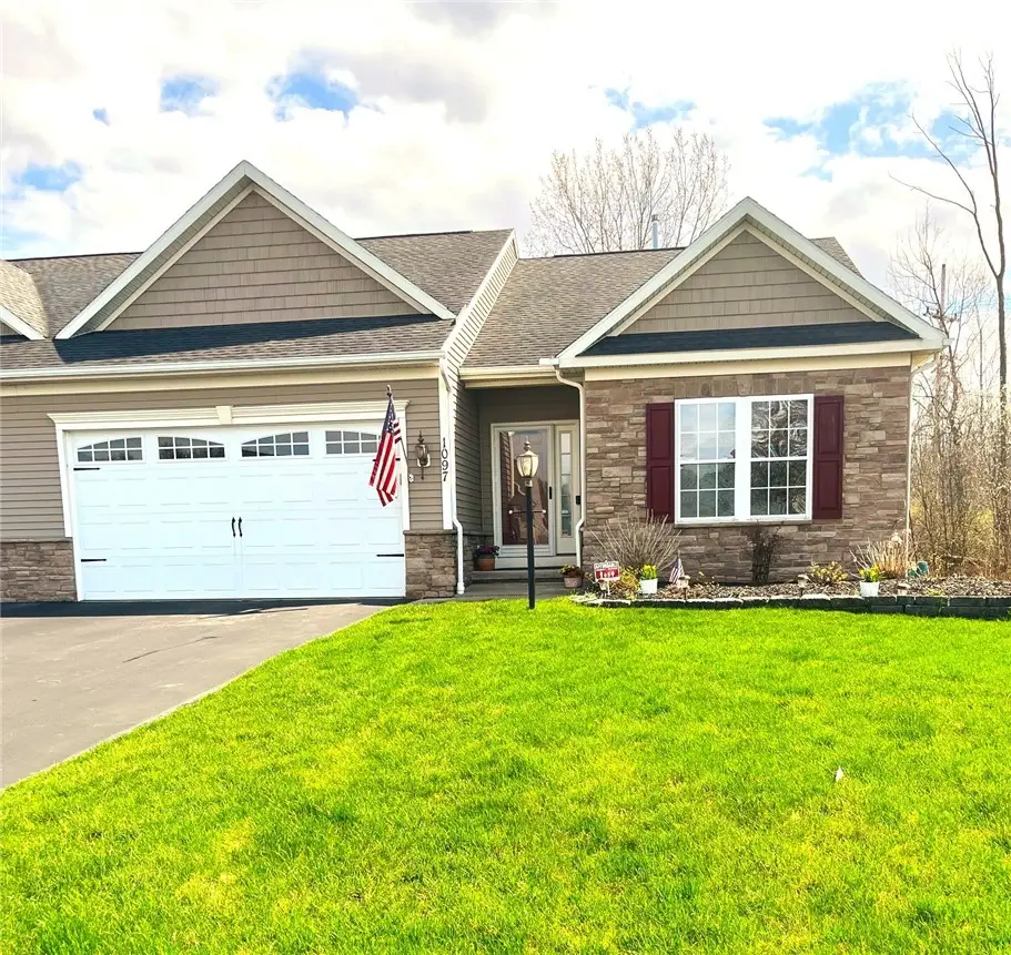 1097 Railway Crossing, Webster, NY 14580 - #1