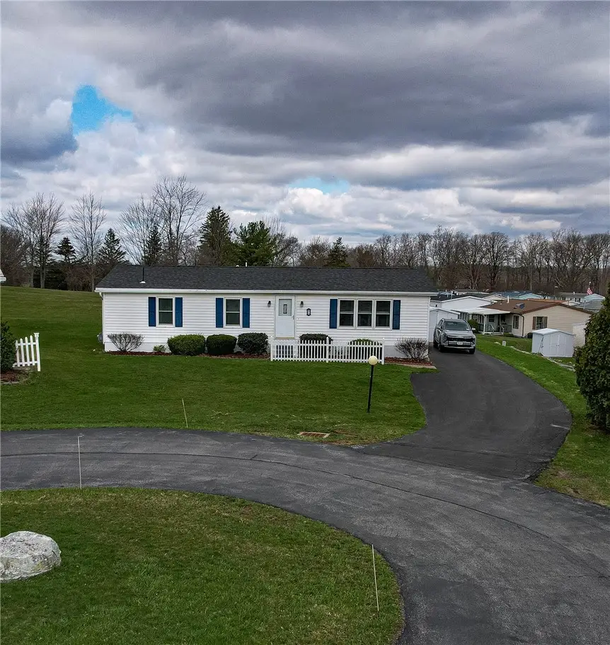 8 Hilltop Drive, Bergen, NY 14416 - #2