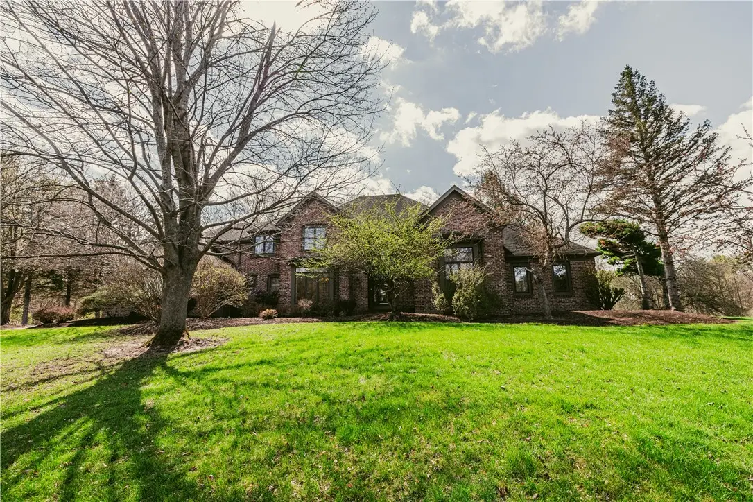 27 Fall Meadow Drive, Pittsford, NY 14534 - #1