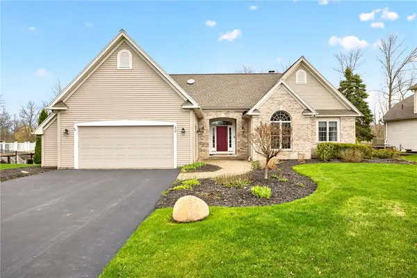 32 Crosswinds Circle, Fairport, NY 14450