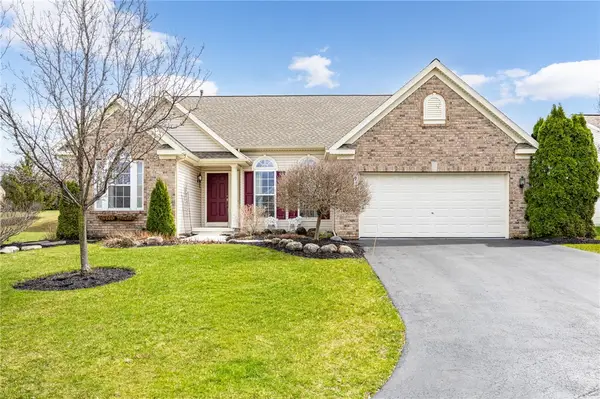 11 Charissa Run, Rochester, NY 14623