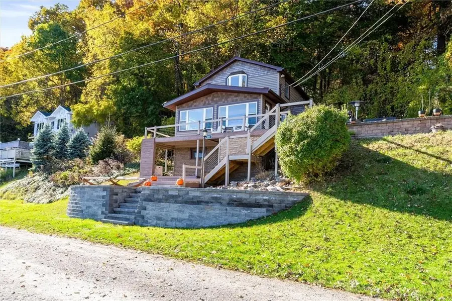 266 Bay Front Ln S, Rochester, NY 14609 - #2