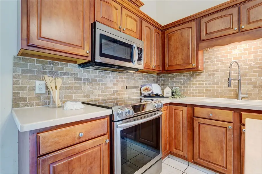 8 Fieldstone Lane, West Henrietta, NY 14586 - #2