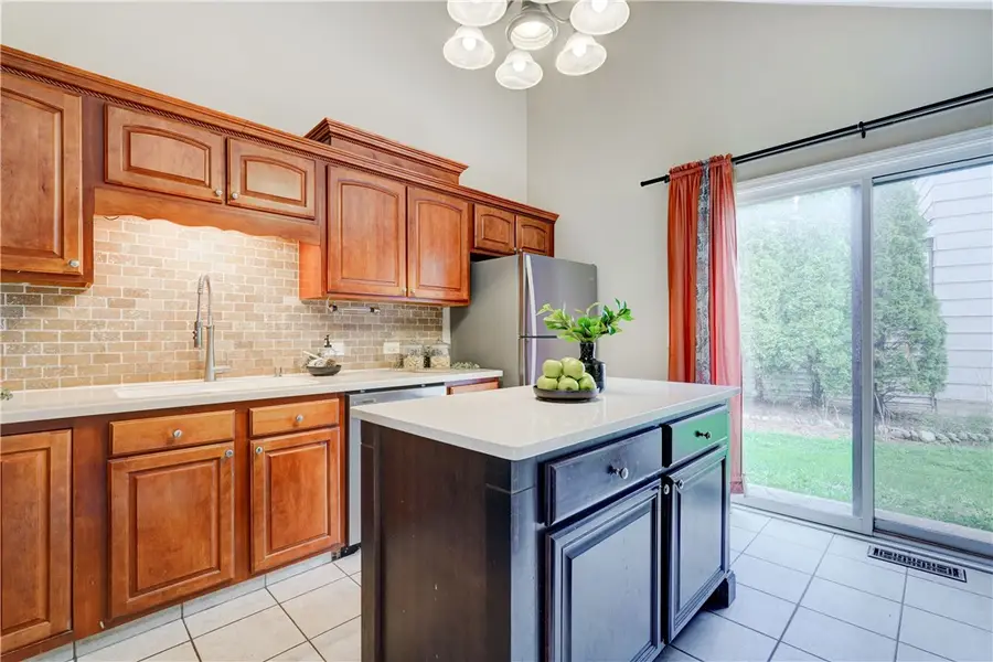 8 Fieldstone Lane, West Henrietta, NY 14586 - #3