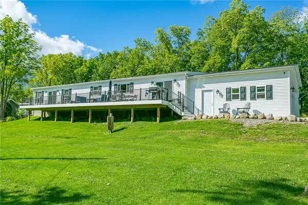 4971 Island View Dr, Canandaigua, NY 14424