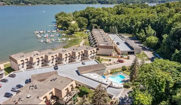 181 Bay Village Drive, Rochester, NY 14609