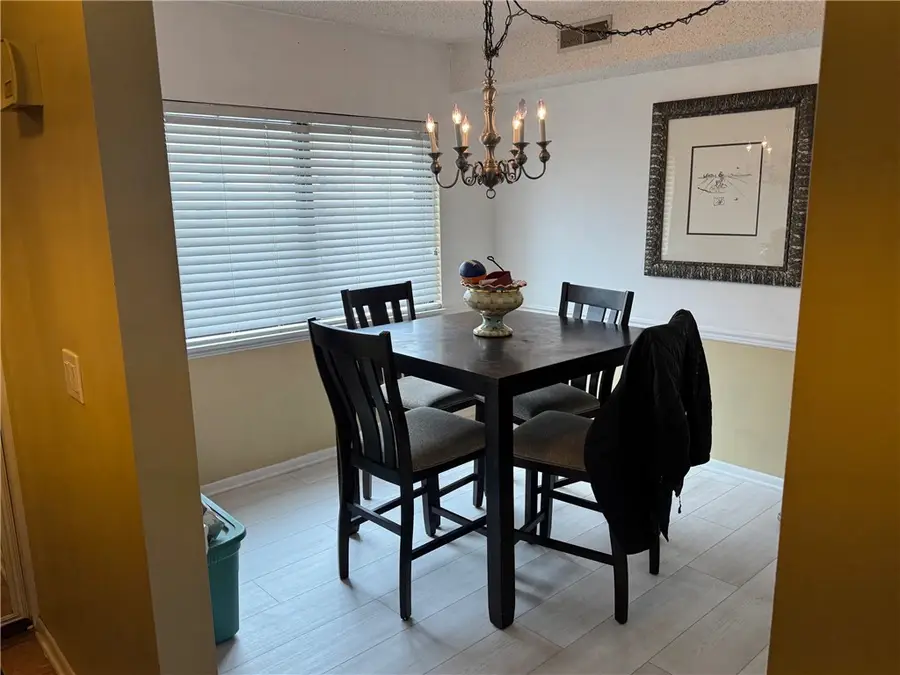 181 Bay Village Drive, Rochester, NY 14609 - #2