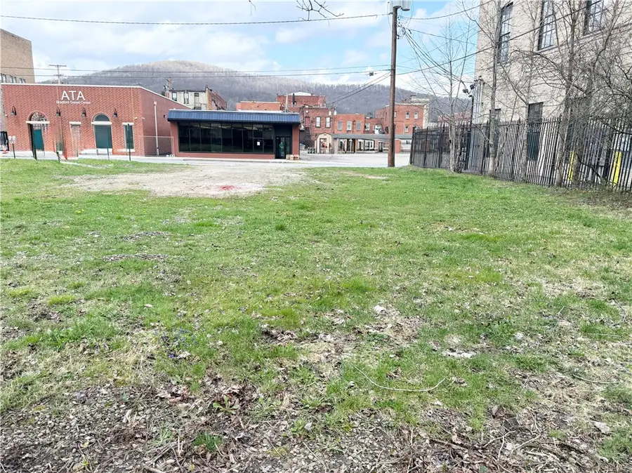 22 E Corydon Street, Bradford, PA 16701 - #2