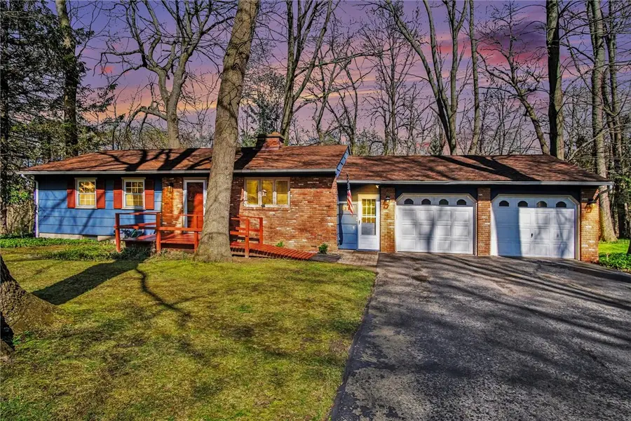 39 Hunters Run, Pittsford, NY 14534 - #2