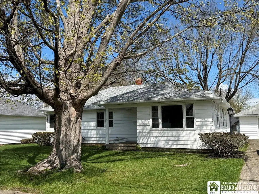 4 Leon Place, Fredonia, NY 14063 - #2