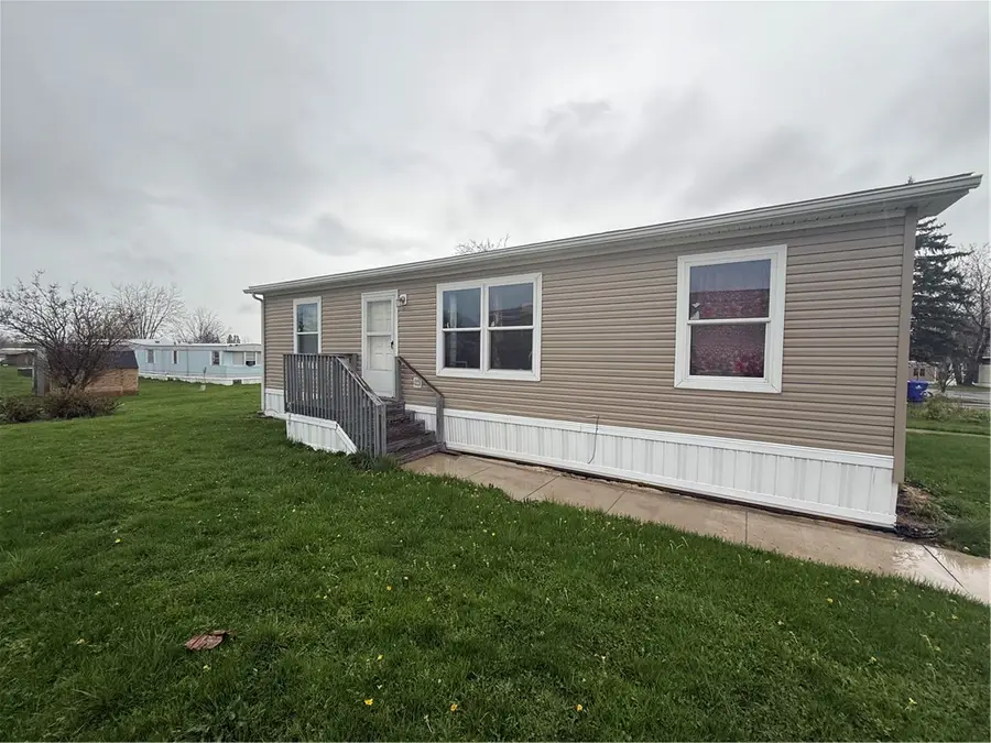 109 E Canyon Drive, Hamburg, NY 14075 - #2