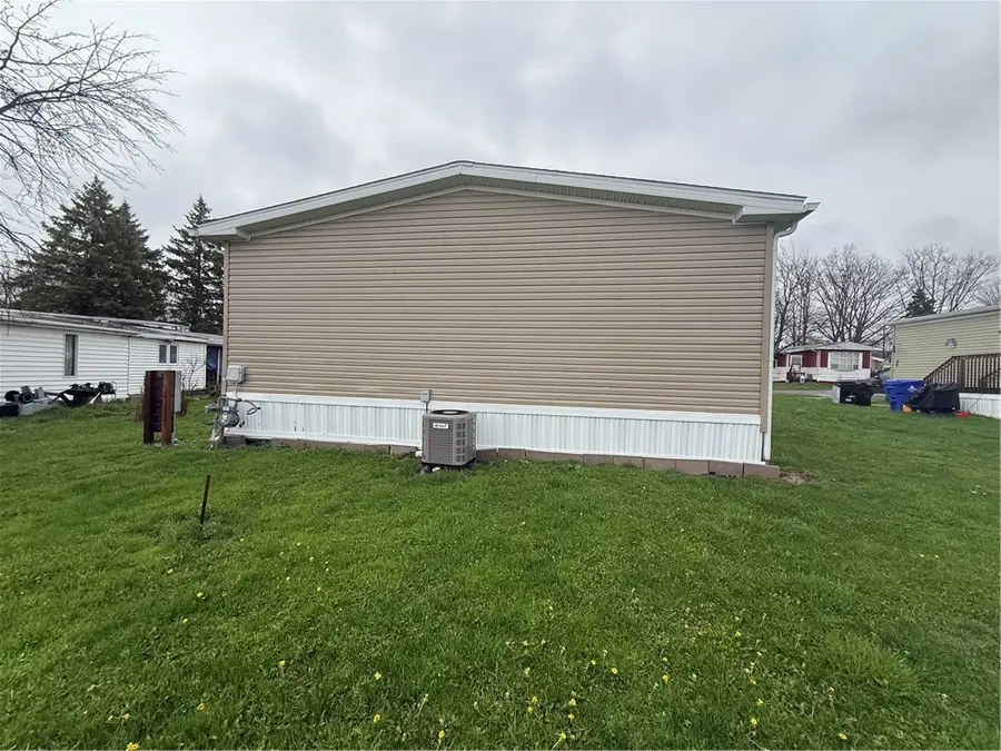 109 E Canyon Drive, Hamburg, NY 14075 - #3