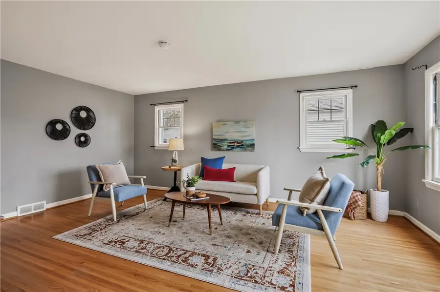 241 W Ivy Street, East Rochester, NY 14445 - #3