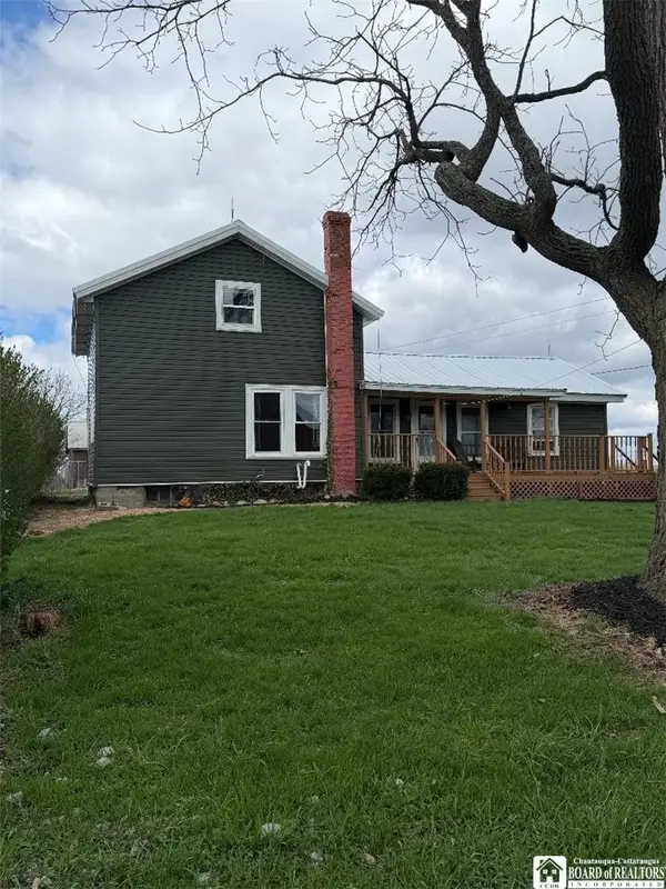 8807 N Hill Road, South Dayton, NY 14138