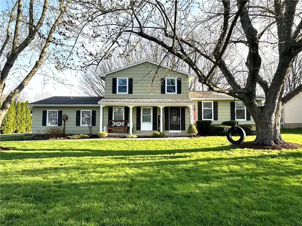 72 Heather Dale, Henrietta, NY 14467