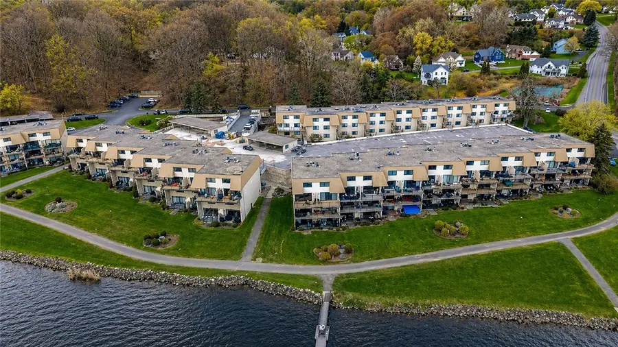 261 Bay Village Drive, Rochester, NY 14609 - #2