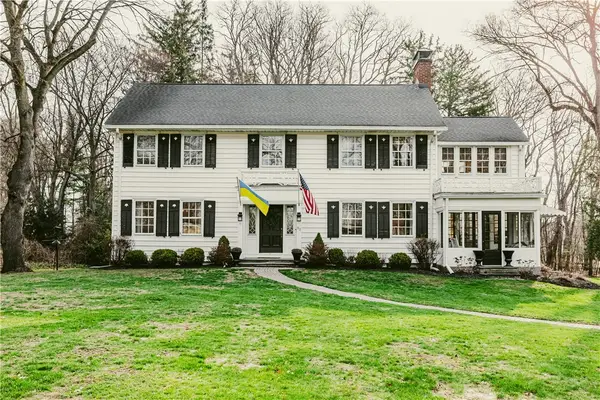 30 Harwood Lane, East Rochester, NY 14445